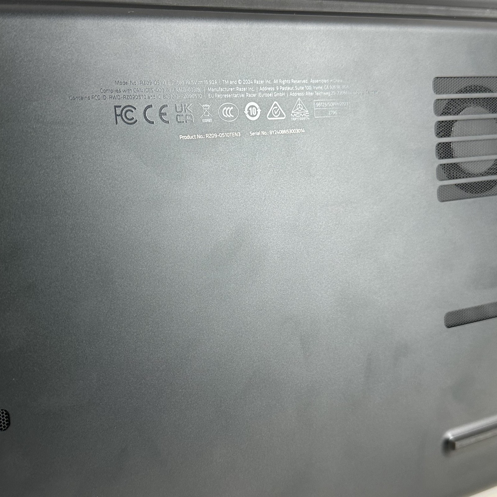 Razer Blade 16 240Hz QHD+ 2.2 GHz i9-14900HX 32GB 1TB SSD RTX 4080 FRAME GAP