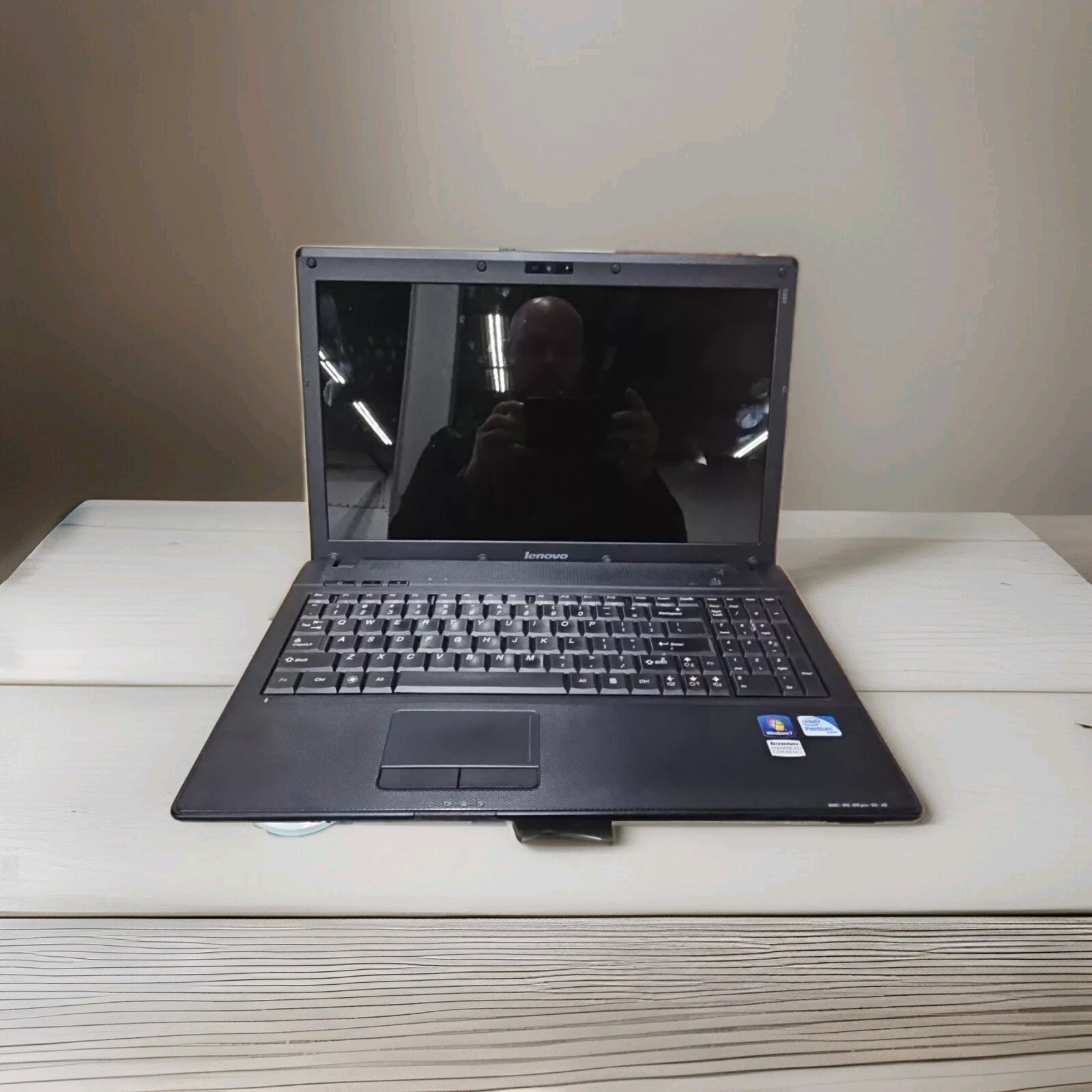 Lenovo G560 Laptop Intel Pentium Dual Core 4GB Ram Has HDD & Battery Powers On