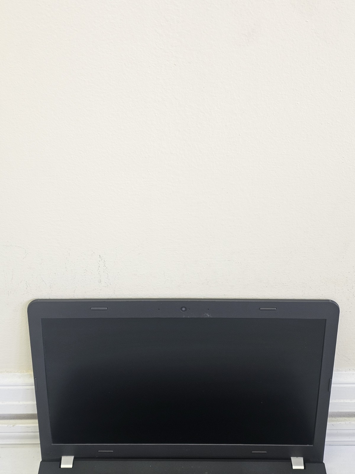 Lenovo ThinkPad E555 Laptop – AMD A6-7000 Radeon – 8GB RAM – Parts/Repair – READ