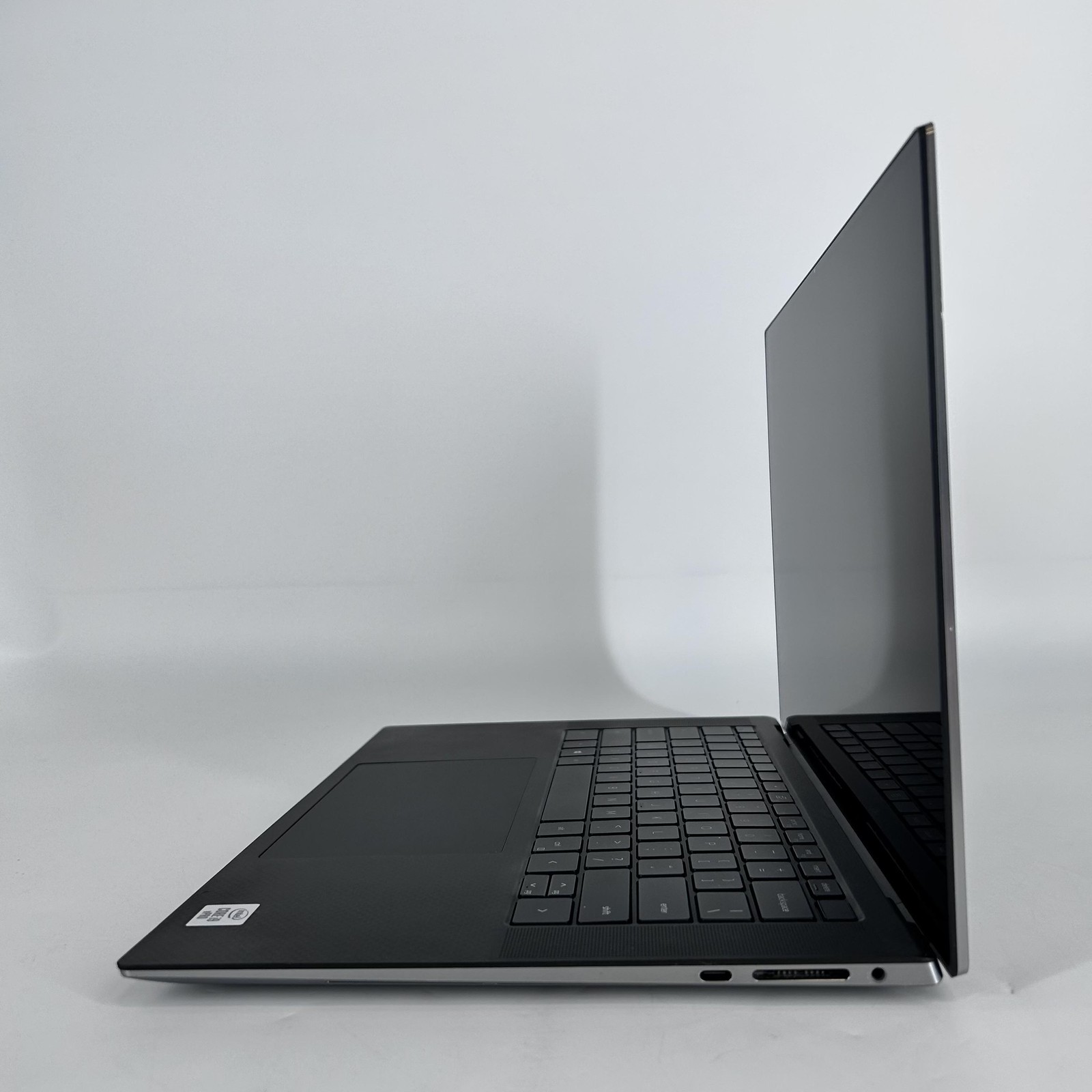 Dell Precision 5550 15 UHD+ TOUCH i9-10885H 32GB 2TB Quadro T2000 – LCD BLEED