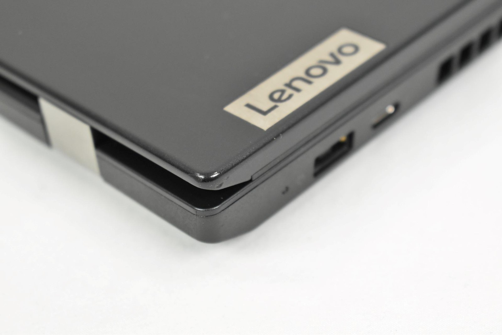 Lenovo ThinkPad T15p Gen 2 i7-11850H 2.5GHz 16GB 1TB SSD No OS GTX 1650 *See*