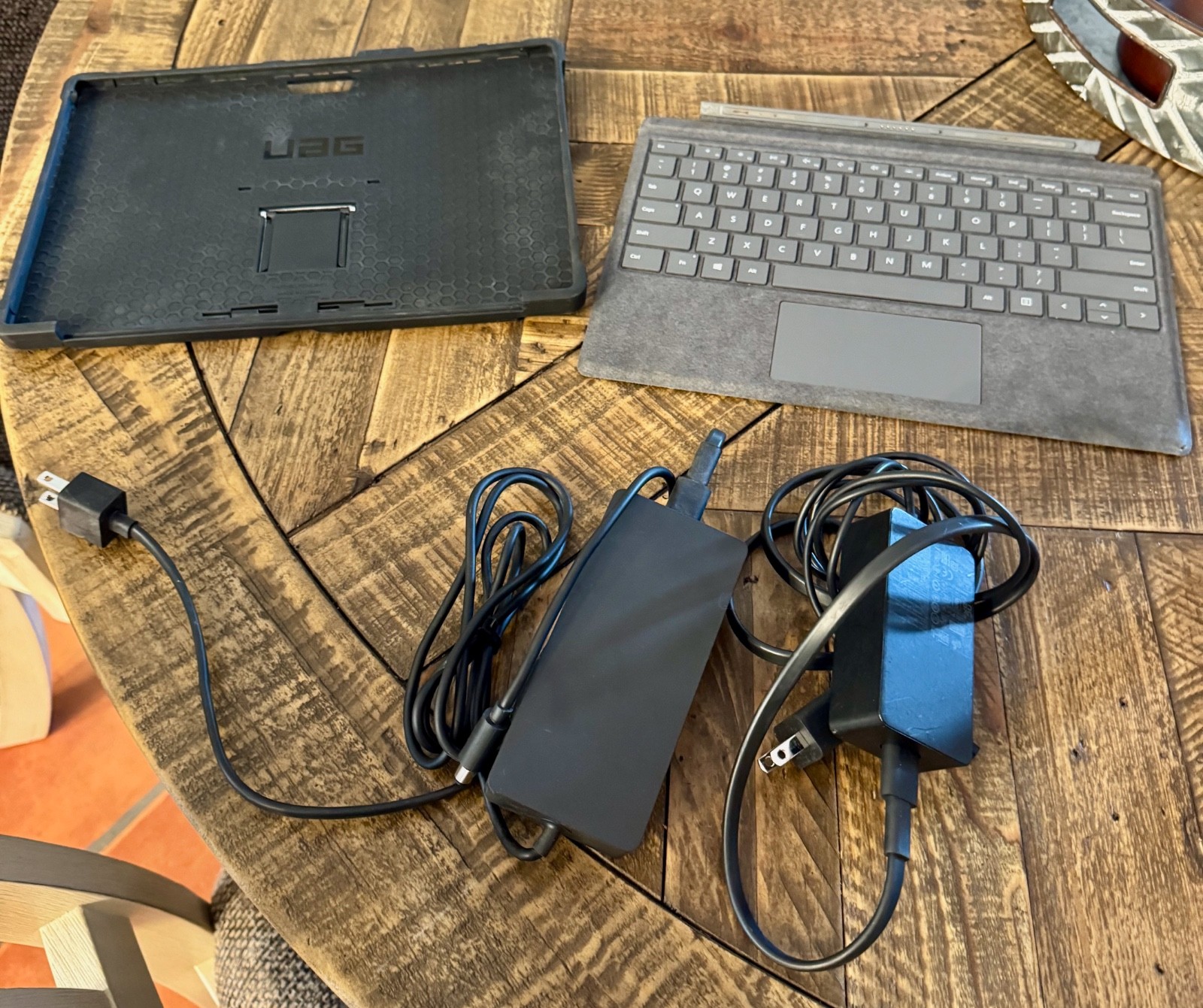 Microsoft Surface Pro 7 12.3″ (256GB SSD, Intel Core i5-1035G4, 8GB RAM) Laptop