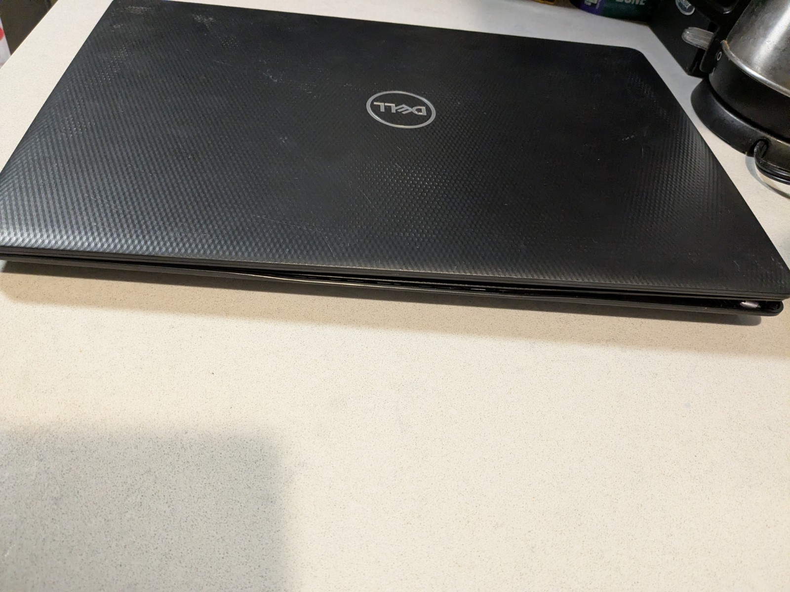 Dell Inspiron 3585 Laptop 15.6″ Ryzen 3 2200U 8GB Radeon Vega No HDD No OS
