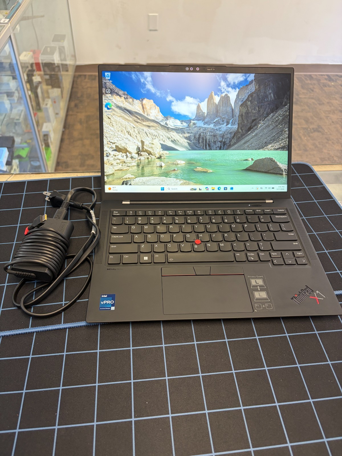 Lenovo ThinkPad X1 Carbon 14.0″ Gen 11 Intel Core i7-1365U 1.8Ghz 32GB RAM 512GB