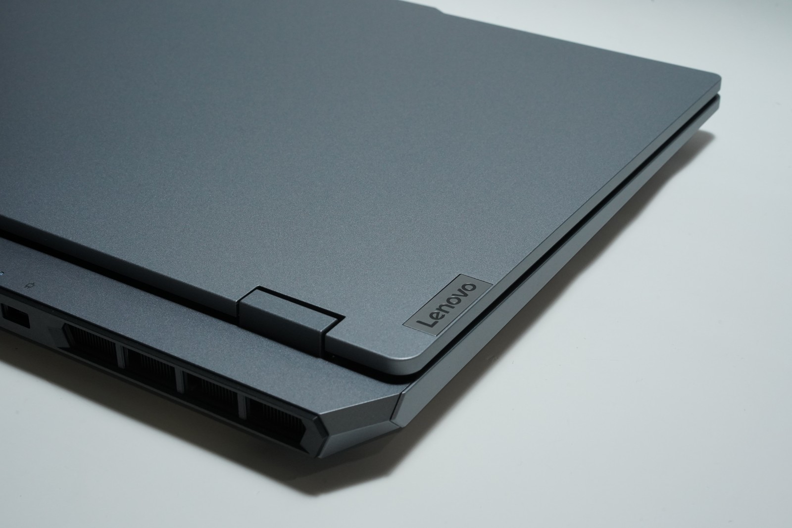 Lenovo LOQ 15.6″ Gaming Laptop i7-13650HX 16GB 1TB RTX 5060 FHD 144Hz
