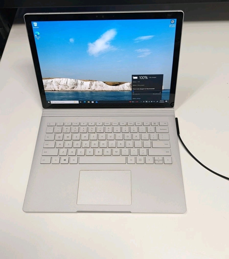 Only Works Plugged In Microsoft Surface Book 13.5 i7 256/8 GB W10 Pro #SB13