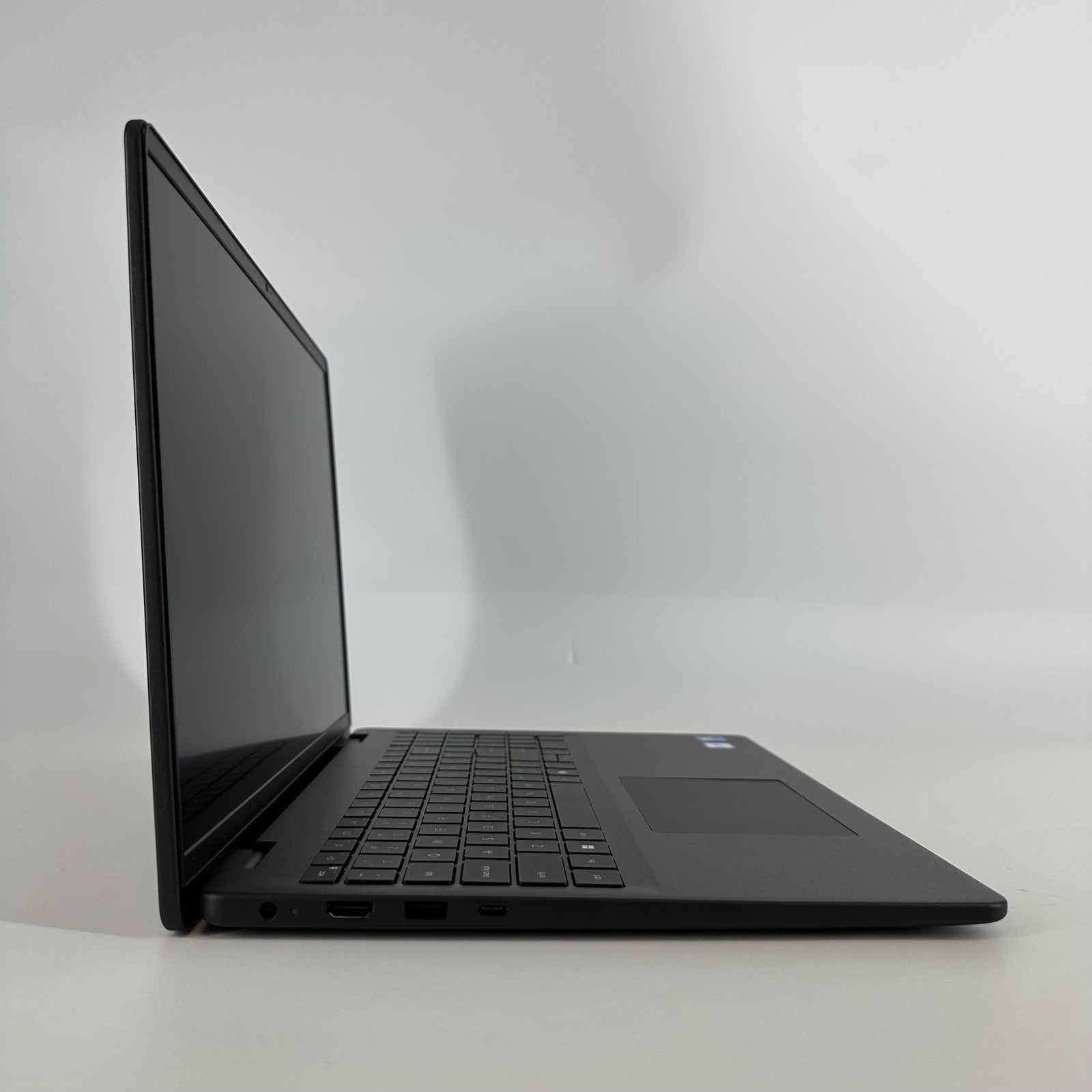 Dell 16 DC16250 FHD+ TOUCH 4.8 GHz Core 7 150U 16GB RAM 1TB SSD Excellent