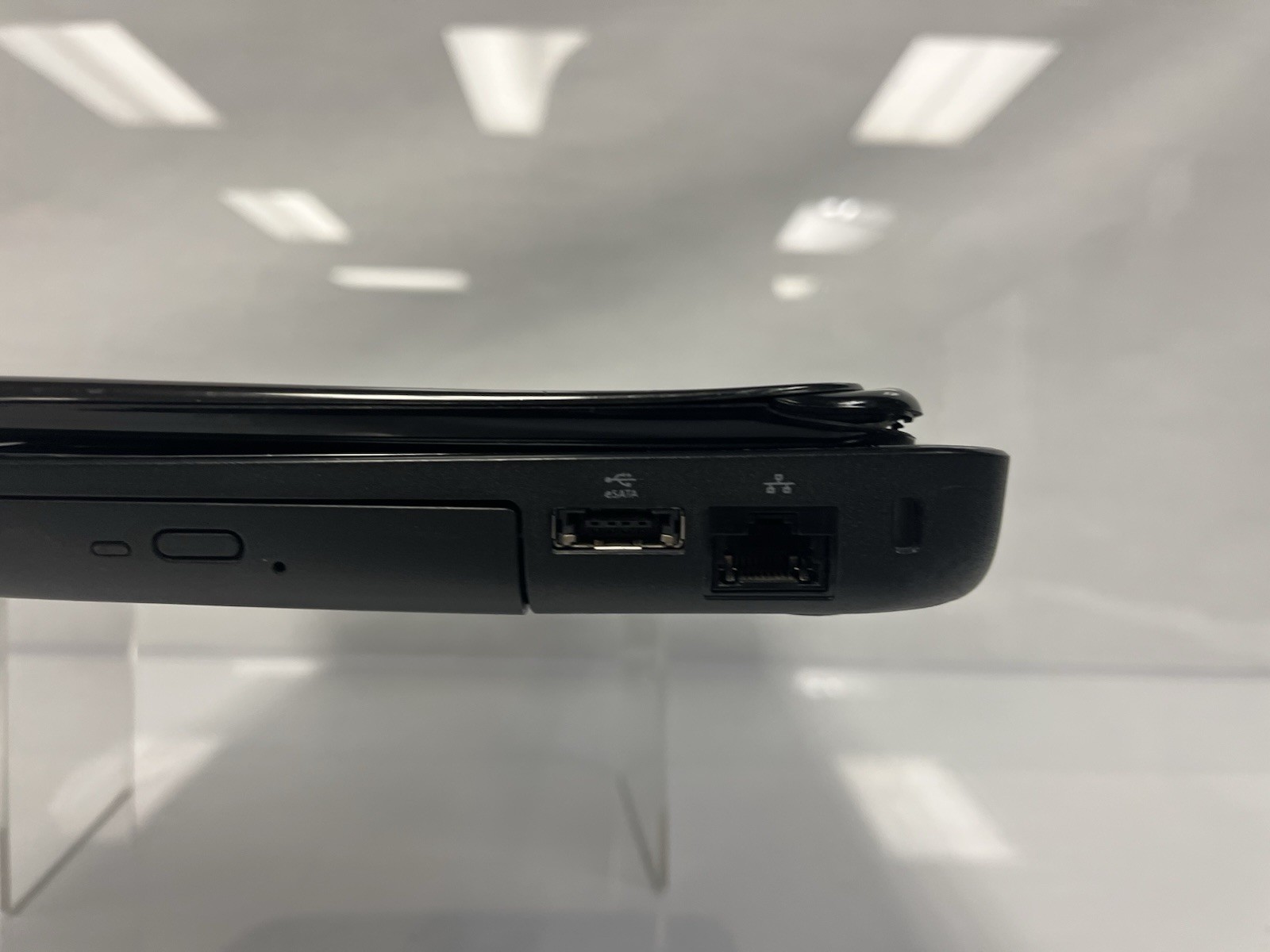 DELL INSPIRON N5010 INTEL CORE I3 M370 2.40GHZ 3GB RAM NO HDD NO OS