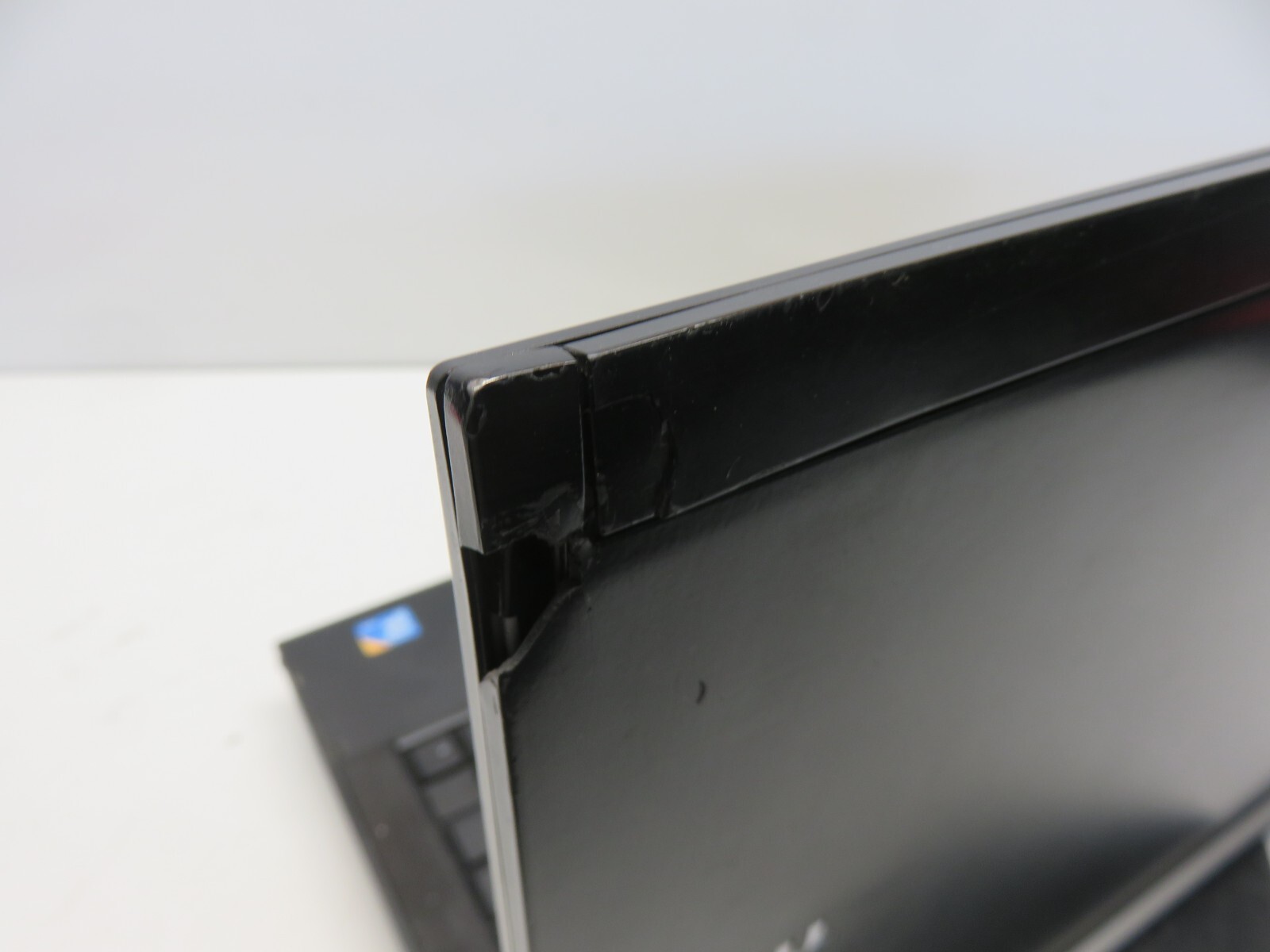 Dell Latitude E6400 Intel Core 2 Duo 2.53GHz 1 GB NO HDD No Batt