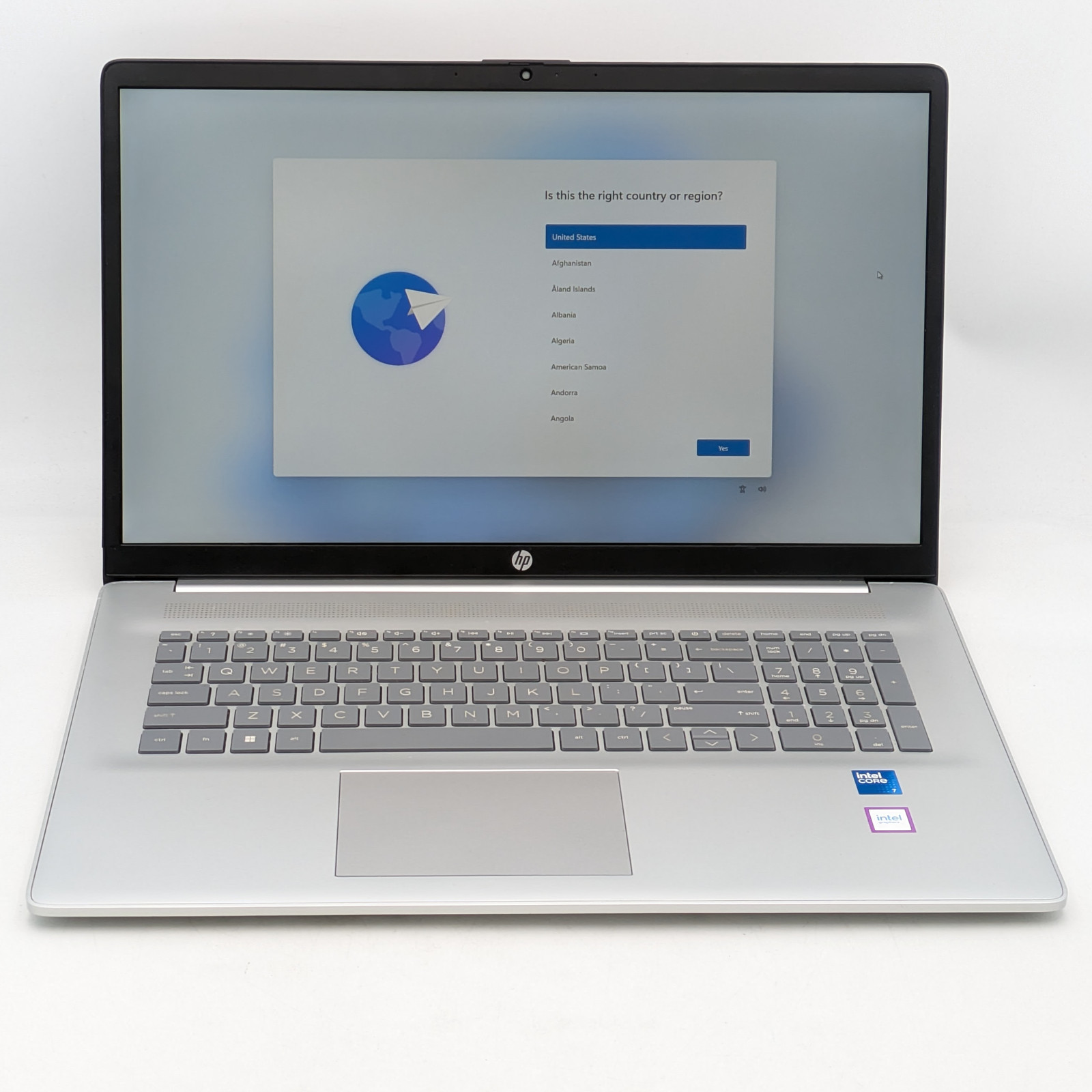HP Laptop 17-cn4047nr 17.3″ Core 7 150U 16GB DDR4 512GB SSD Windows 11 Home