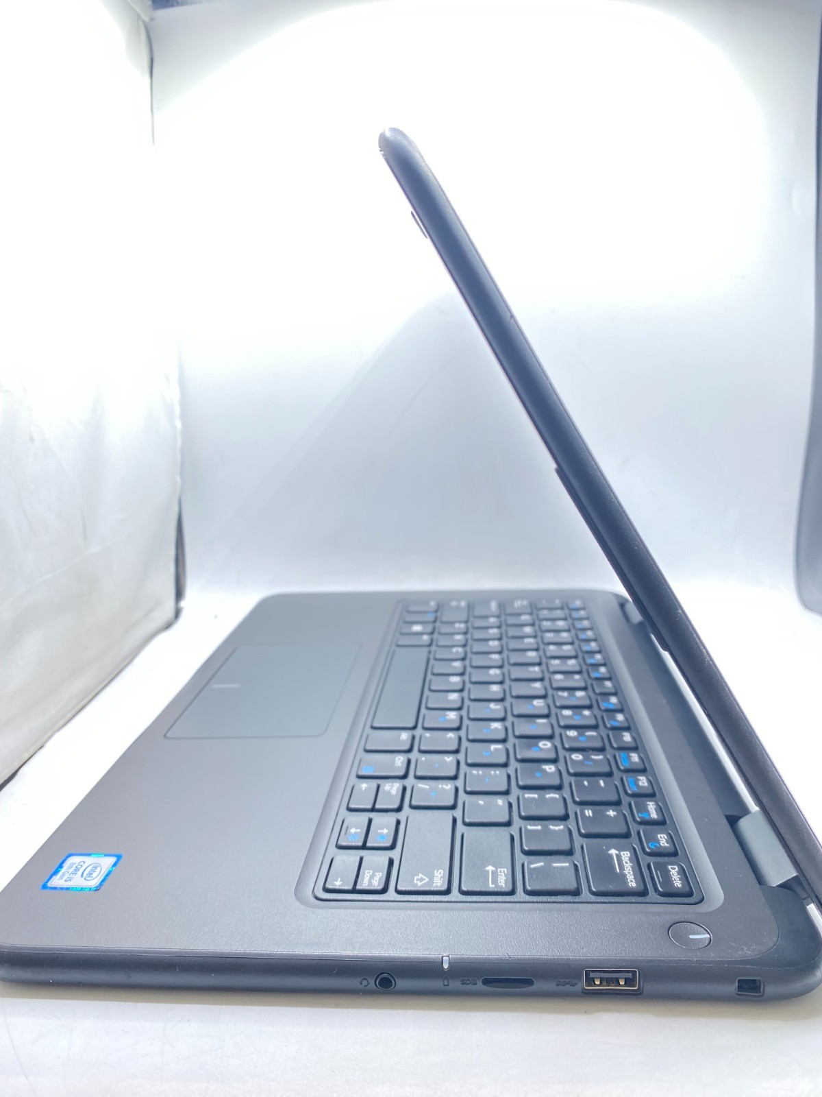 Dell Latitude 3310 13.3″ Touch Intel Core i5-8265U 1.60GHz 16GB RAM 256GB