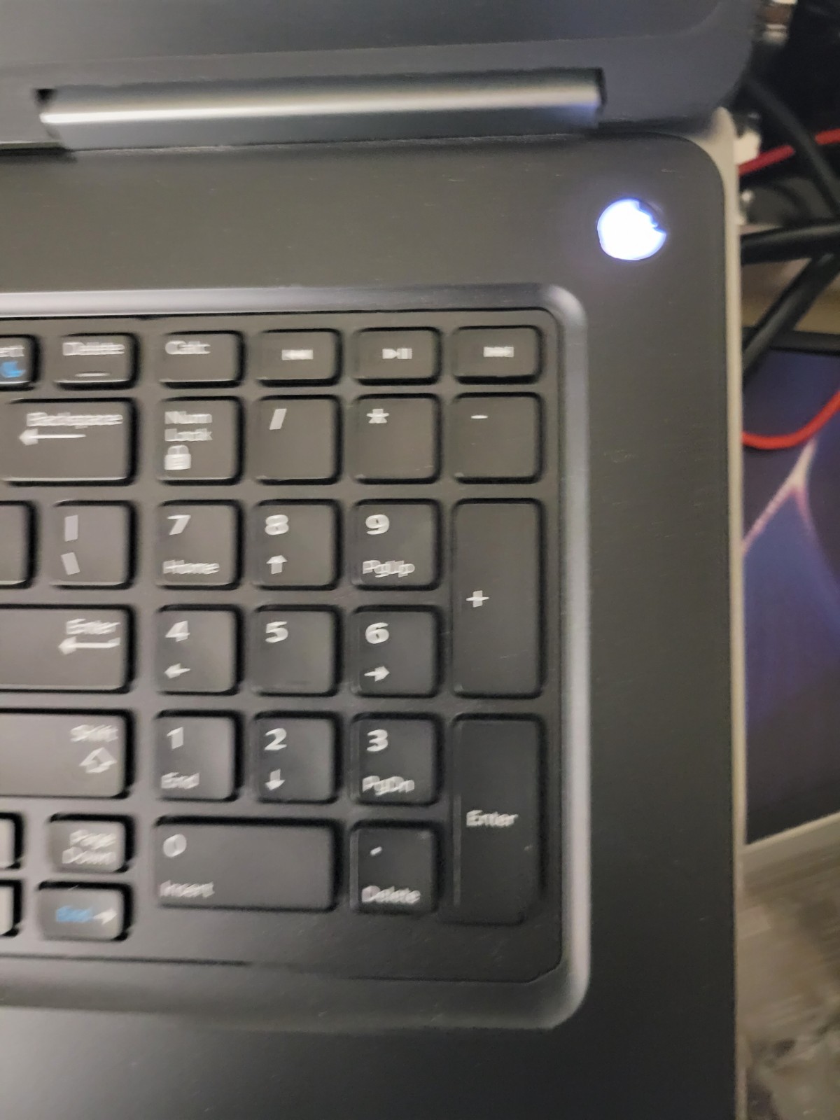 Dell Precision 7720 i7-7820HQ 2.90GHz 32gb Ram 500gb ssd no charger