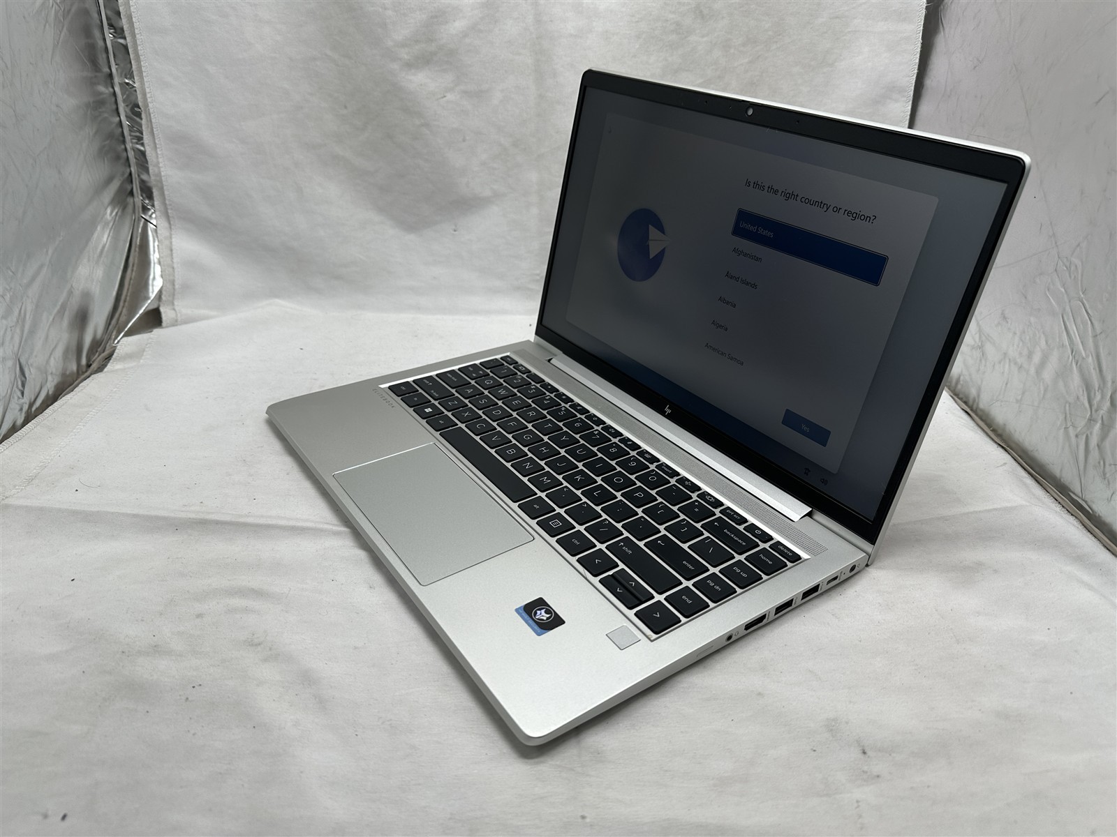 HP EliteBook 645 G9 Laptop AMD R7 Pro 5875U 16GB RAM 256GB NVMe Win 11 *READ*