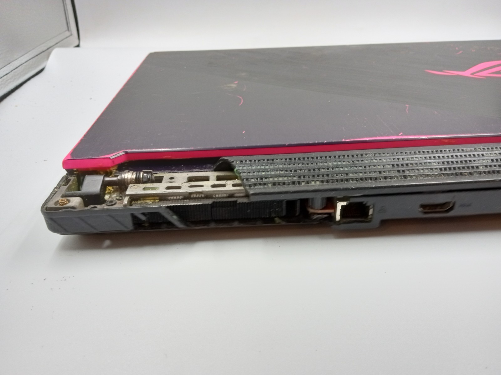 Asus ROG Strix G15 G512LI-BI7N10 Gaming i7-10750H GTX 1650 Ti – PARTS / REPAIR