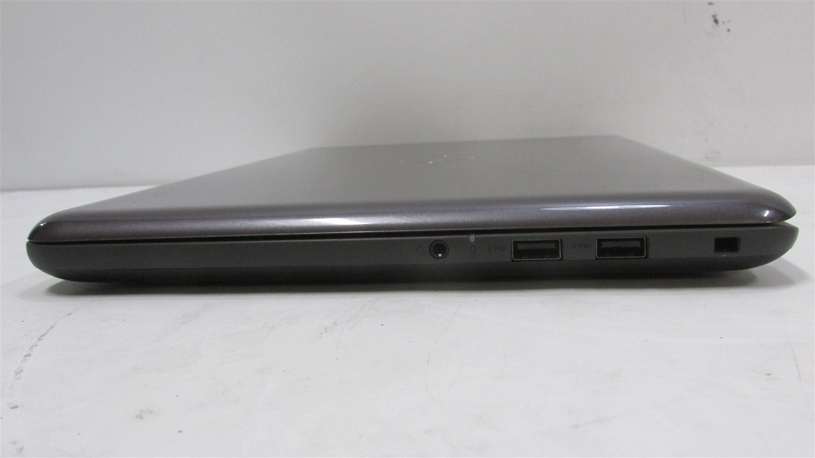 Dell Latitude 3380 i3-6006U 2.0GHz 4GB RAM 500GB HDD 13.3″ Win 10 Pro COSM DMG
