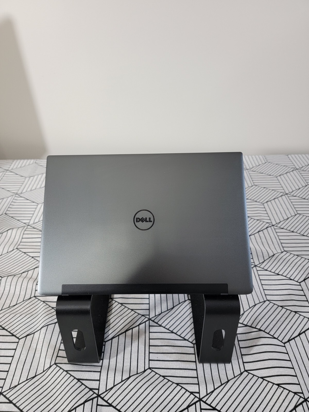 Dell Latitude 7370 13.3″ Intel Core m7-6Y75 1.2GHz 8GB RAM 128GB SSD Win10/11Pro