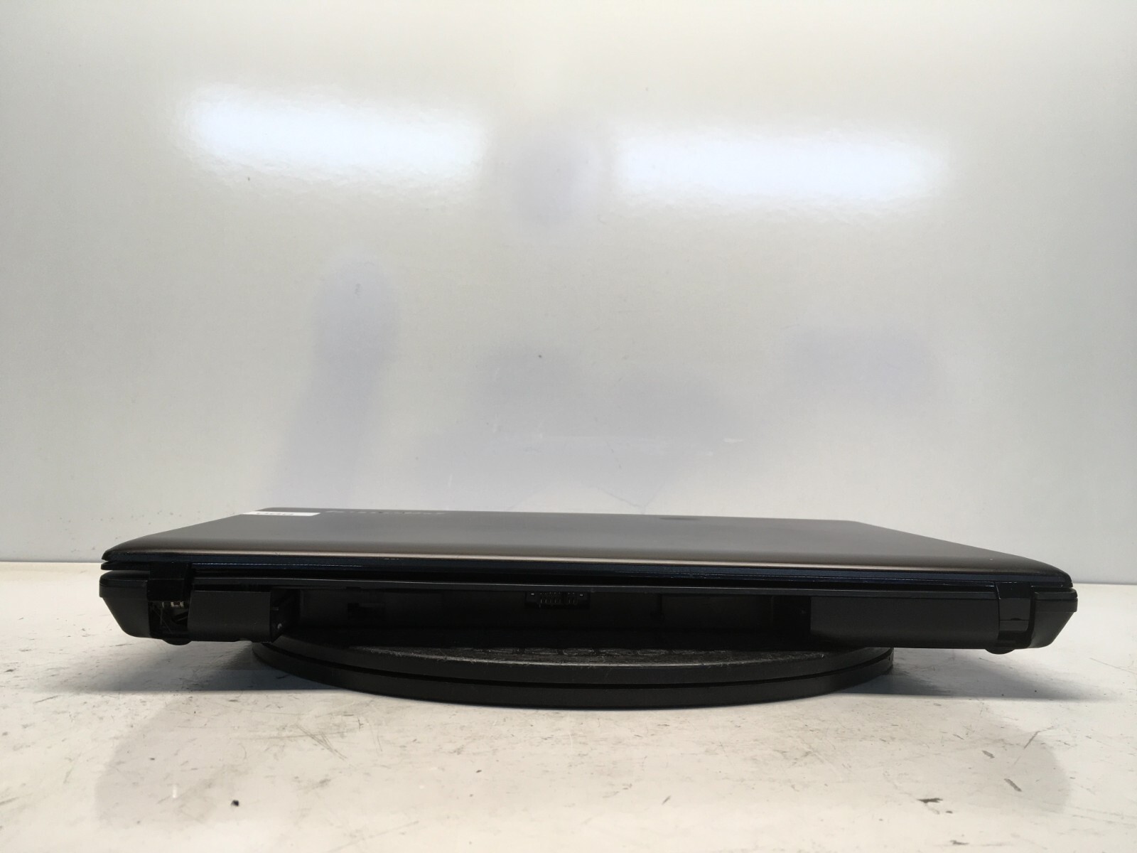 Lenovo ThinkPad N580 Intel Pentium B960 2.2GHz 4 GB NO HDD No Batt