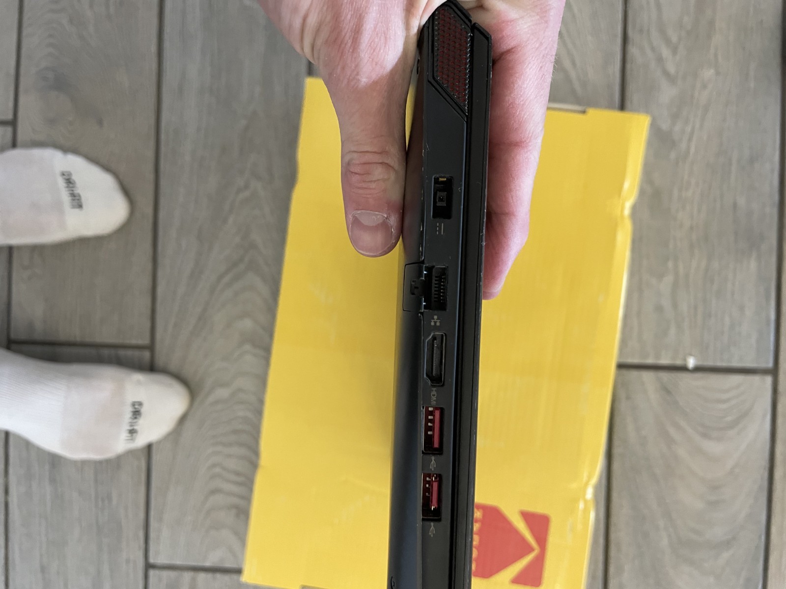 Lenovo Y520-15IKBN intel i7-7700HQ @2.80GHz 16GB RAM WITH CHARGER!!