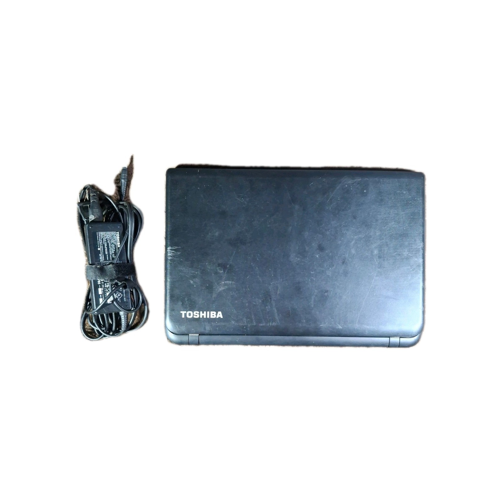 Toshiba Satellite C55-B5200 Laptop w/cord. 15.6″ Intel Core i3 6GB RAM 750 GB HD