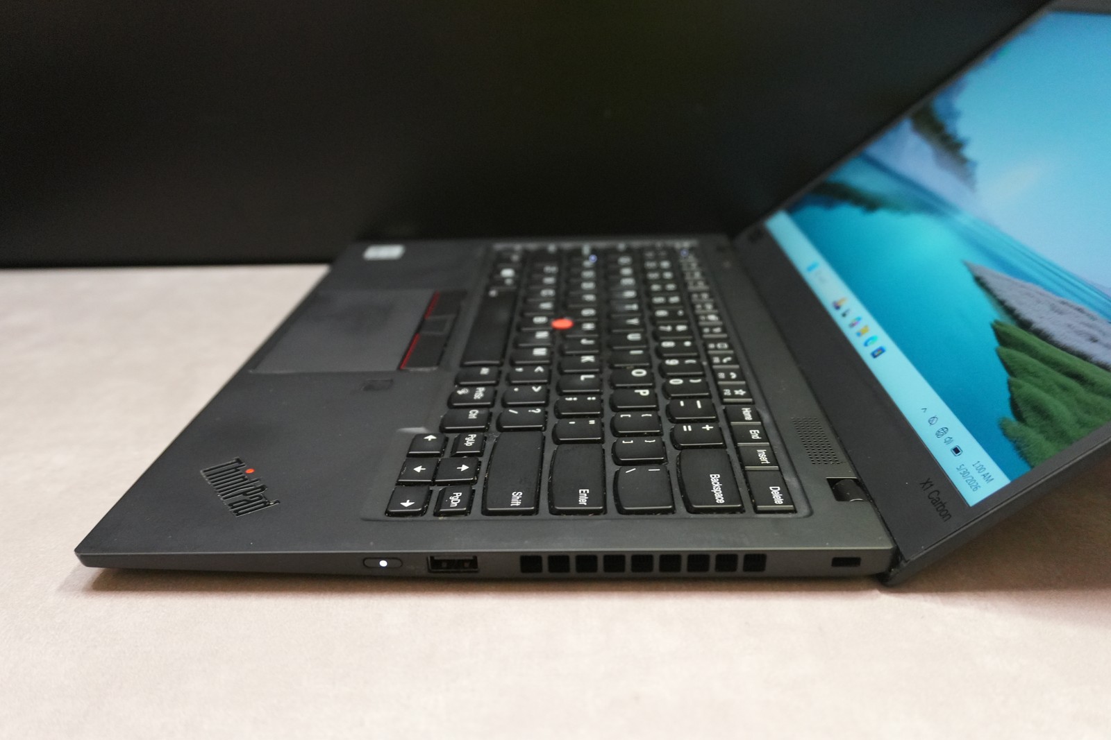 Lenovo ThinkPad X1 Carbon Gen 8 i7-10510U 16GB 1TB SSD 14in W11P AS-IS READ