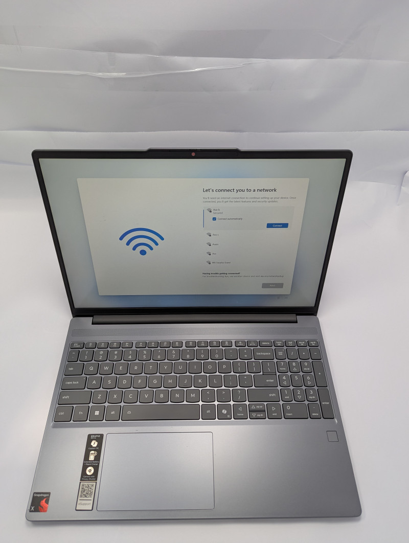 Lenovo IdeaPad Slim 3x Snapdragon X 16GB RAM 1TB SSD 15.6″ Touch WUXGA 1920×1200