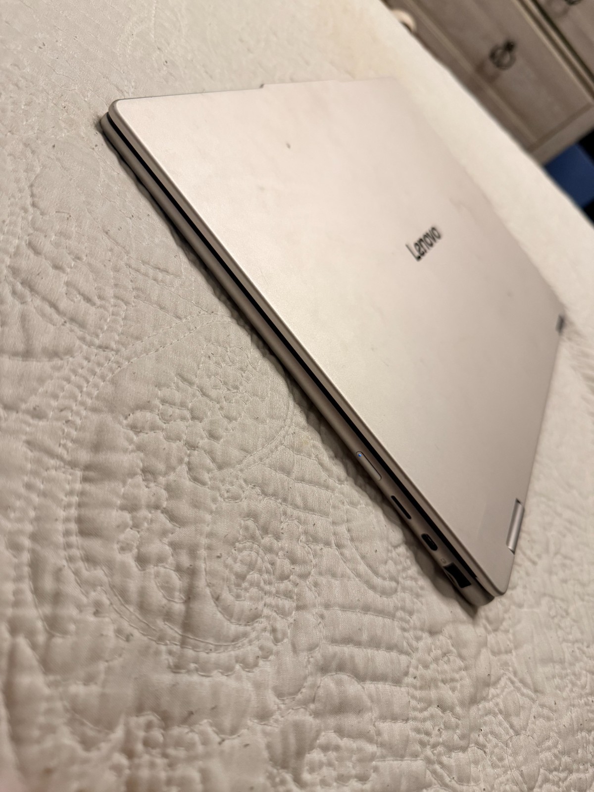 Levono yoga 7 2-in-1 14 amd – Silver (Seashell) – Touchscreen – ETC..