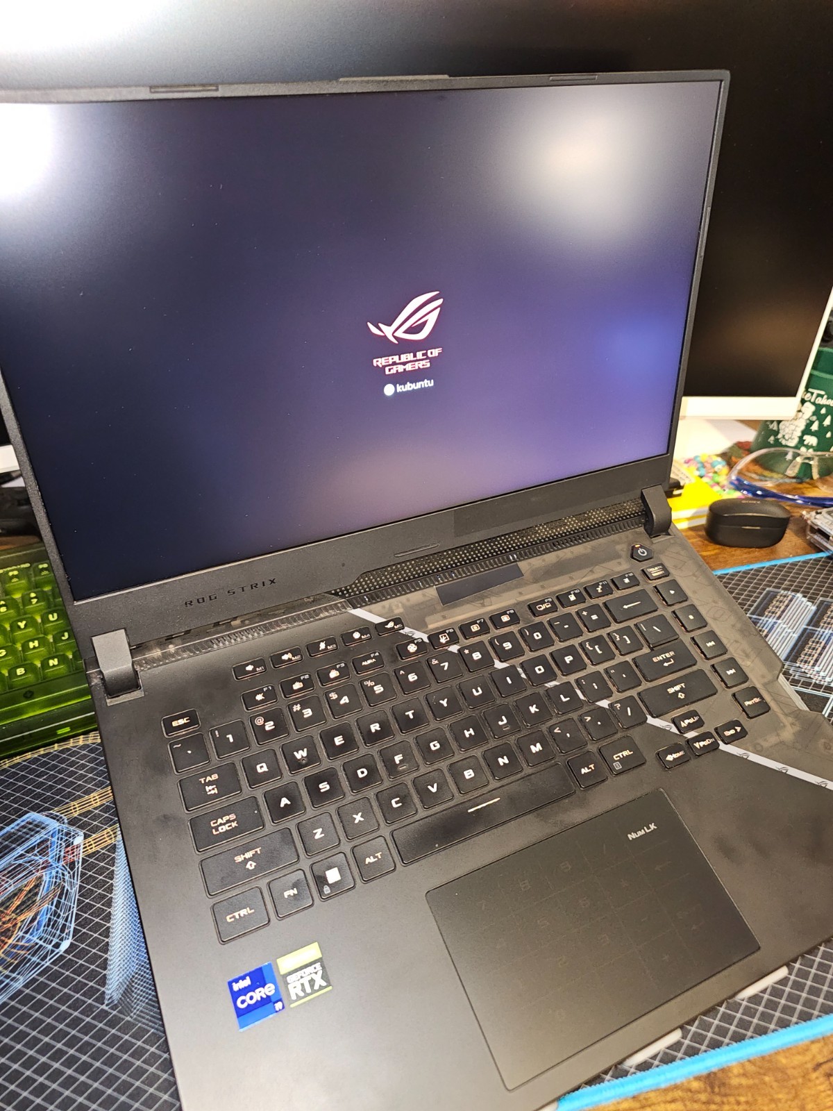 Gaming Laptop ROG Strix G533ZW-XS96 15.6″ 240Hz 3070Ti / 32GB RAM – No Storage