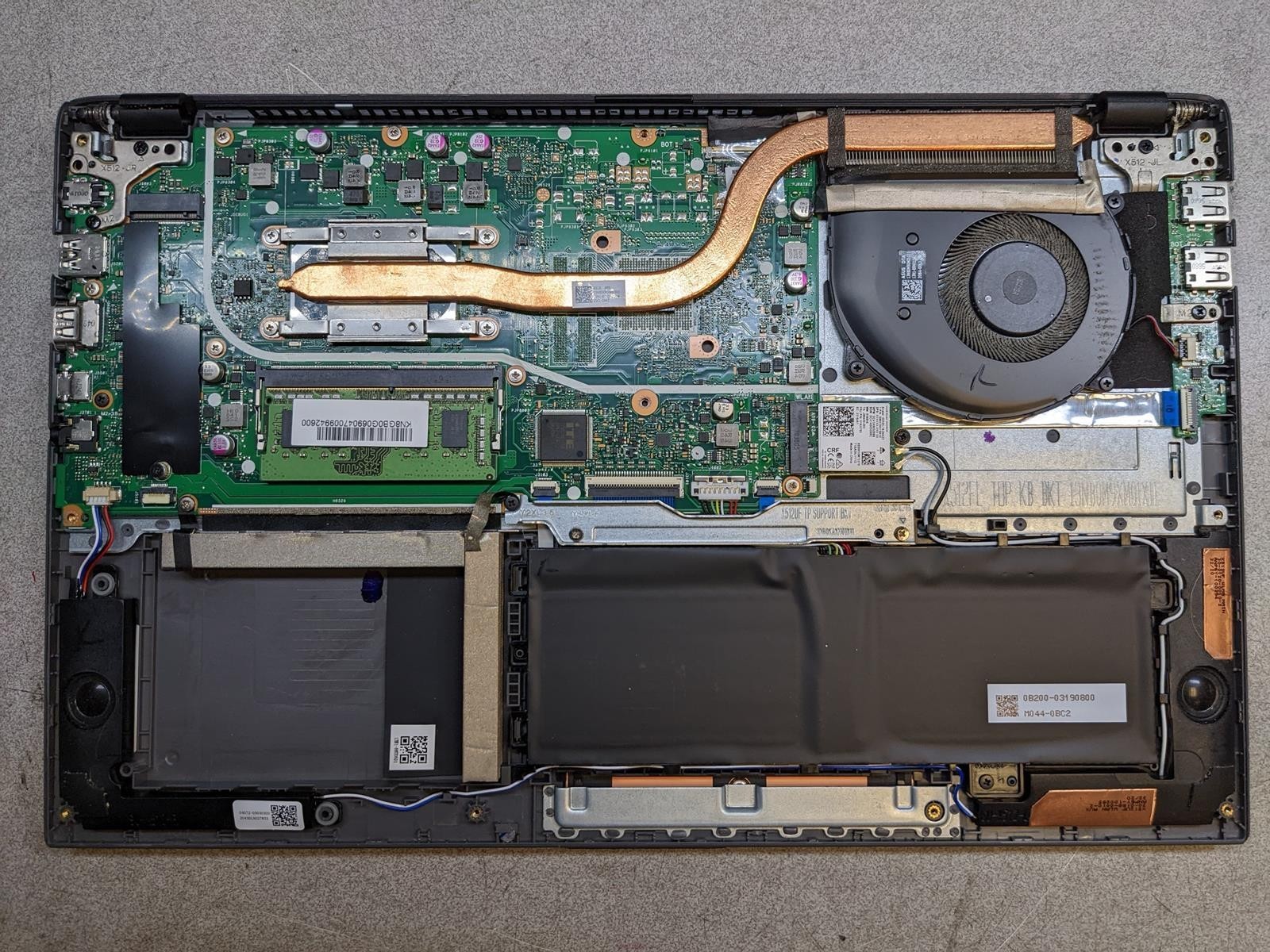 ASUS VIVOBOOK F512J i3-1005G1 @ 1.20 GHz, 8GB RAM, NO HDD/OS – (FOR PARTS)