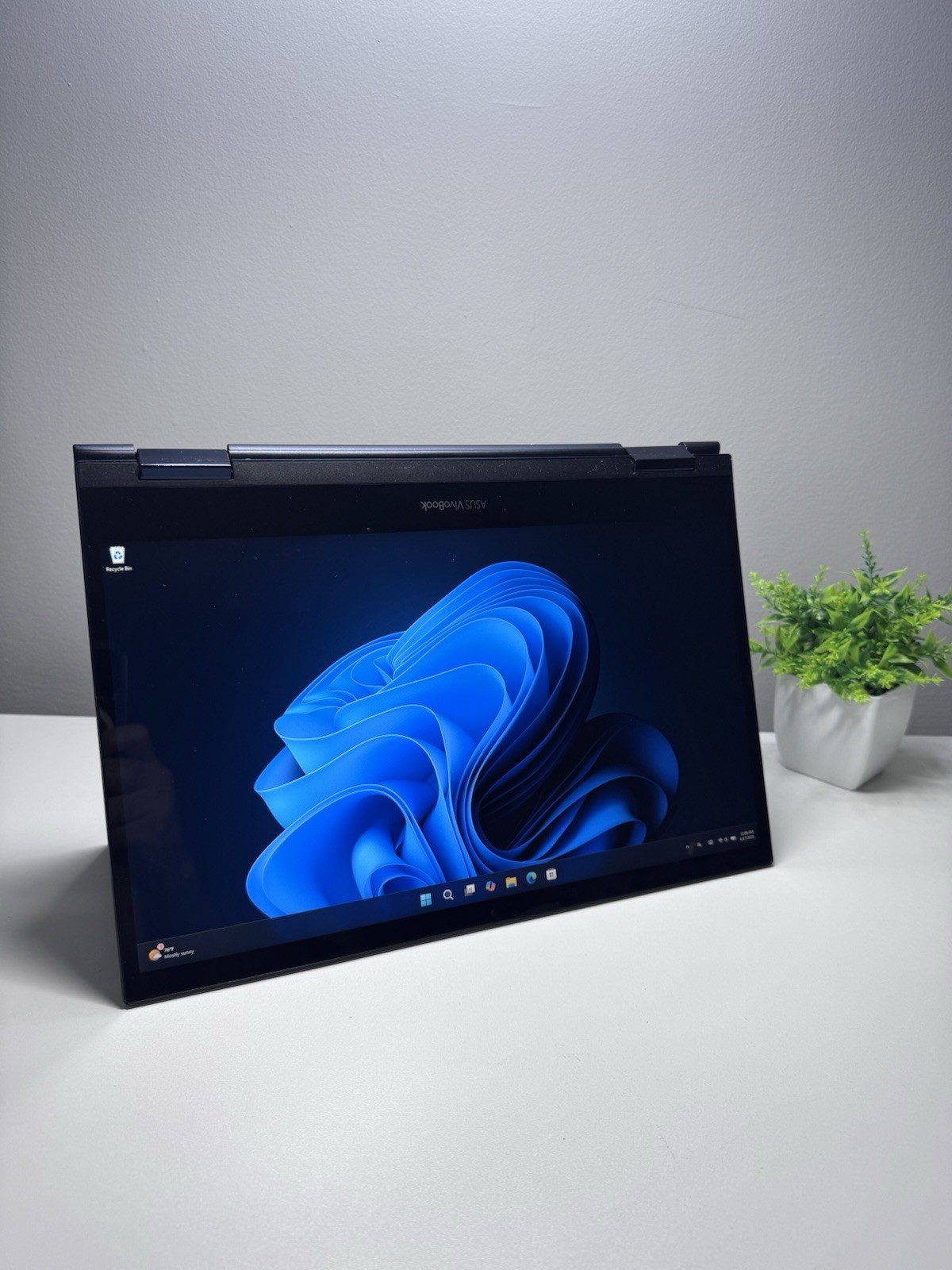 ASUS Vivobook 14 Flip 14-inch Touchscreen Convertible Laptop Ryzen 5 5500U 8/256