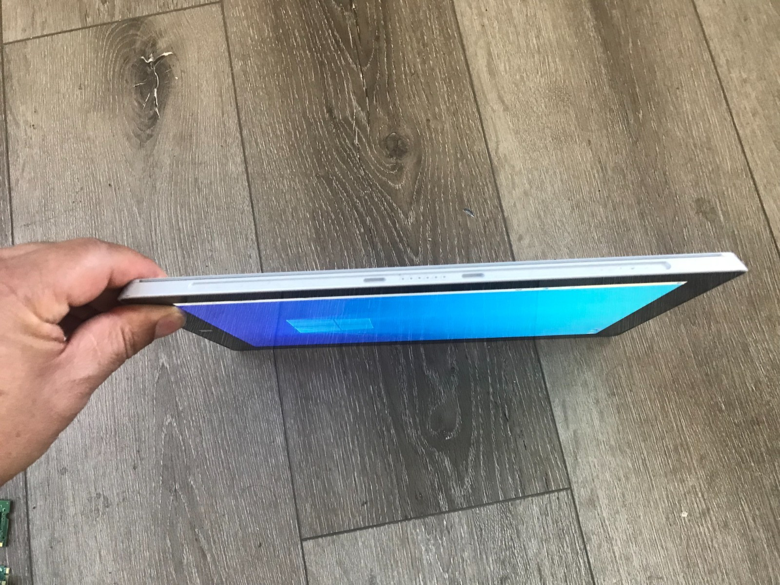 Microsoft Surface 3 1645 Tablet Atom x7 Z8700 1.6GHz 4GB RAM 128GB SSD As Is