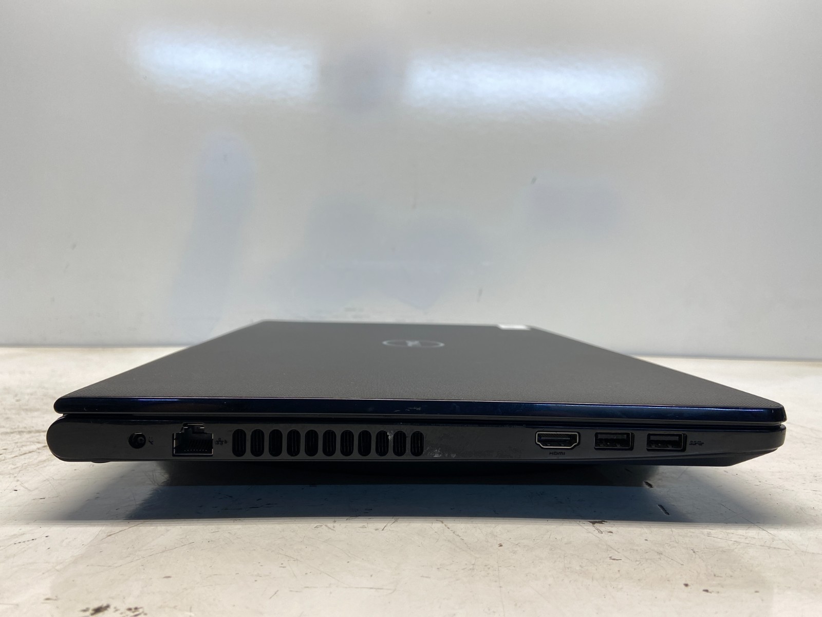 Dell Inspiron 15-3565 AMD A6-9200 2024MHz 4 GB NO HDD READ