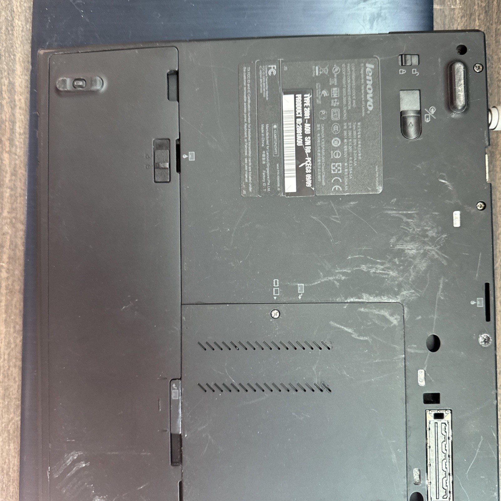 Lenovo ThinkPad T400s P9400 14″ Core 2 Duo 8GB RAM NO BOOT
