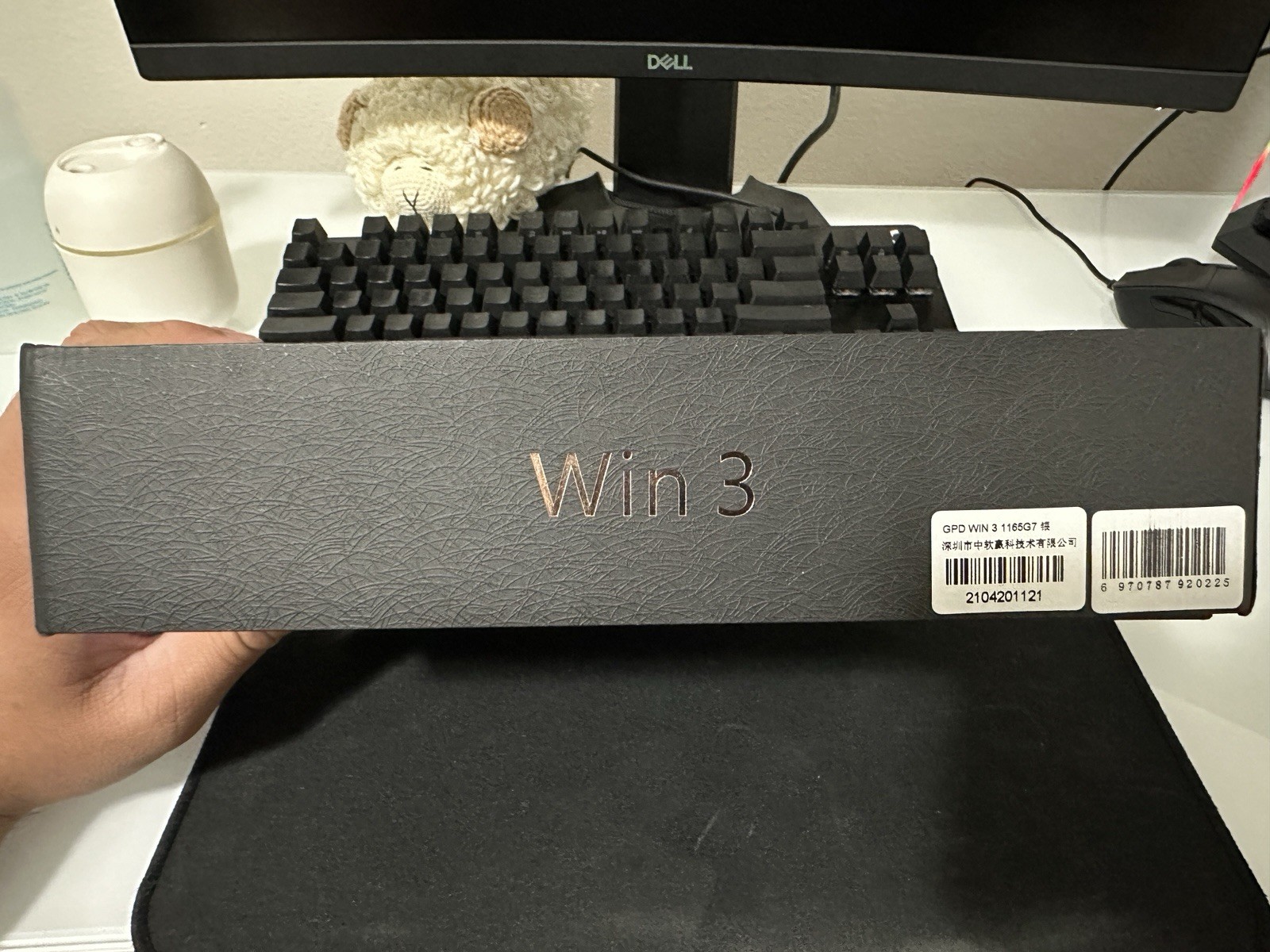 GPD Win 3 i7 16GB 1TB SSD 5.5in Win 11 w/ USB-C Dock, Box Black/Silver
