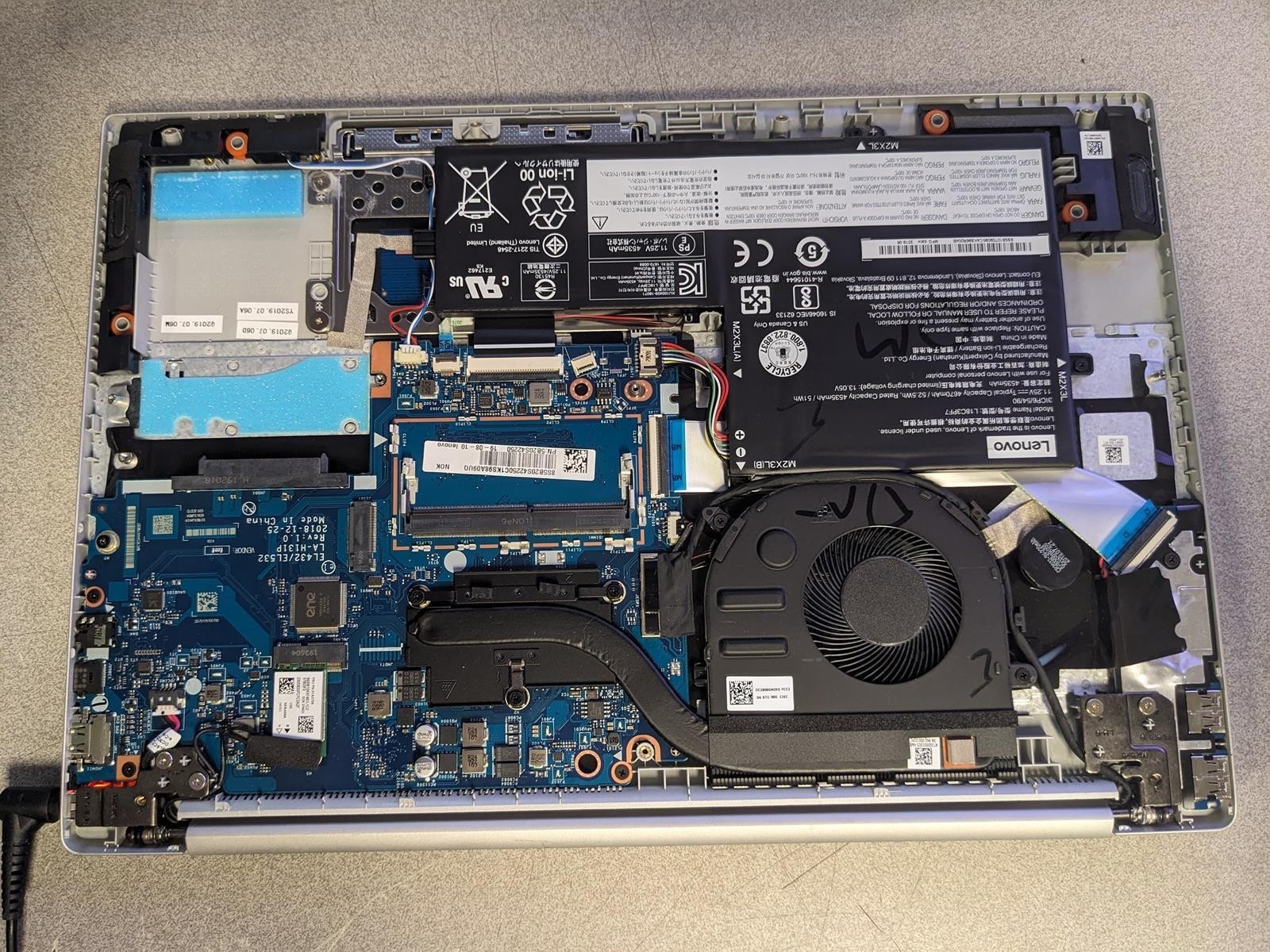 LENOVO IDEAPAD S340-15APITOUCH RYZEN 5 3500U @ 2.1GHz, 4GB RAM, NO HDD/OS