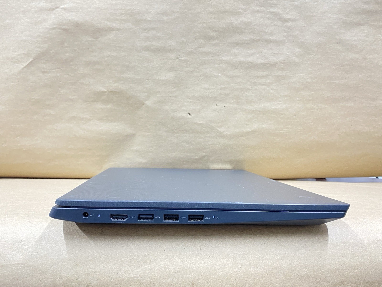 Lenovo 81N3 – 15.5′ HD – AMD A6-9225 – 8GB – 256GB – 10 Home – READ