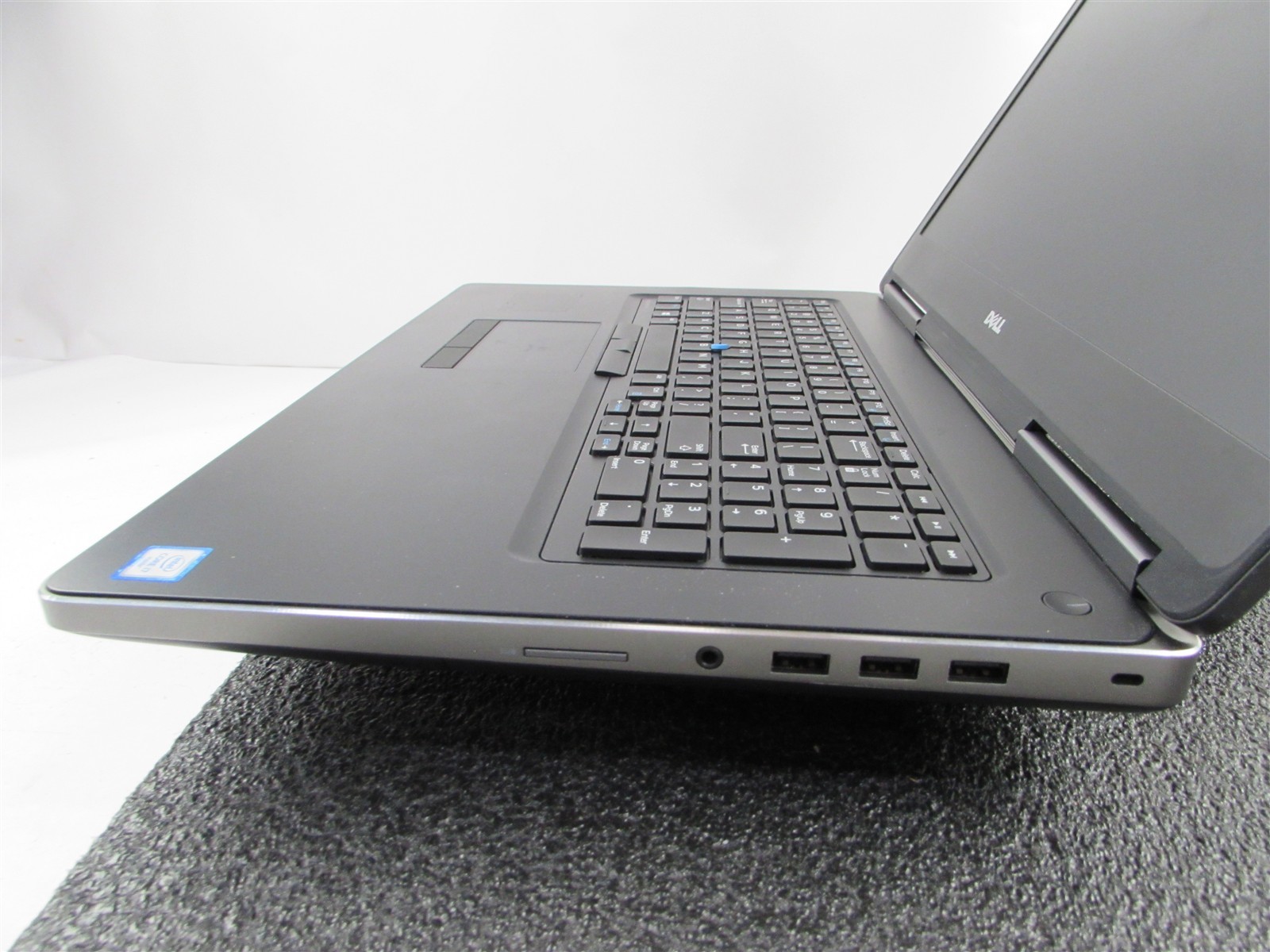 DELL PRECISION 7720 I7-6820HQ 512GB SSD 32GB RAM NVIDIA QUADRO P3000 NO O.S