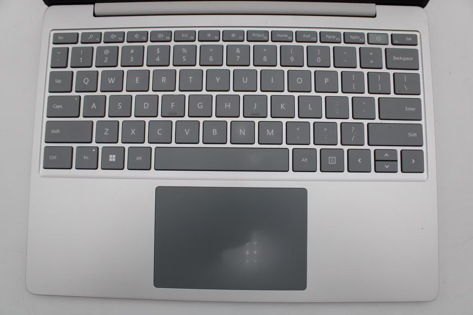 Microsoft Surface Laptop Go 2 Used 12.4″ i5-1135G7, 256GB NVMe, 16GB RAM