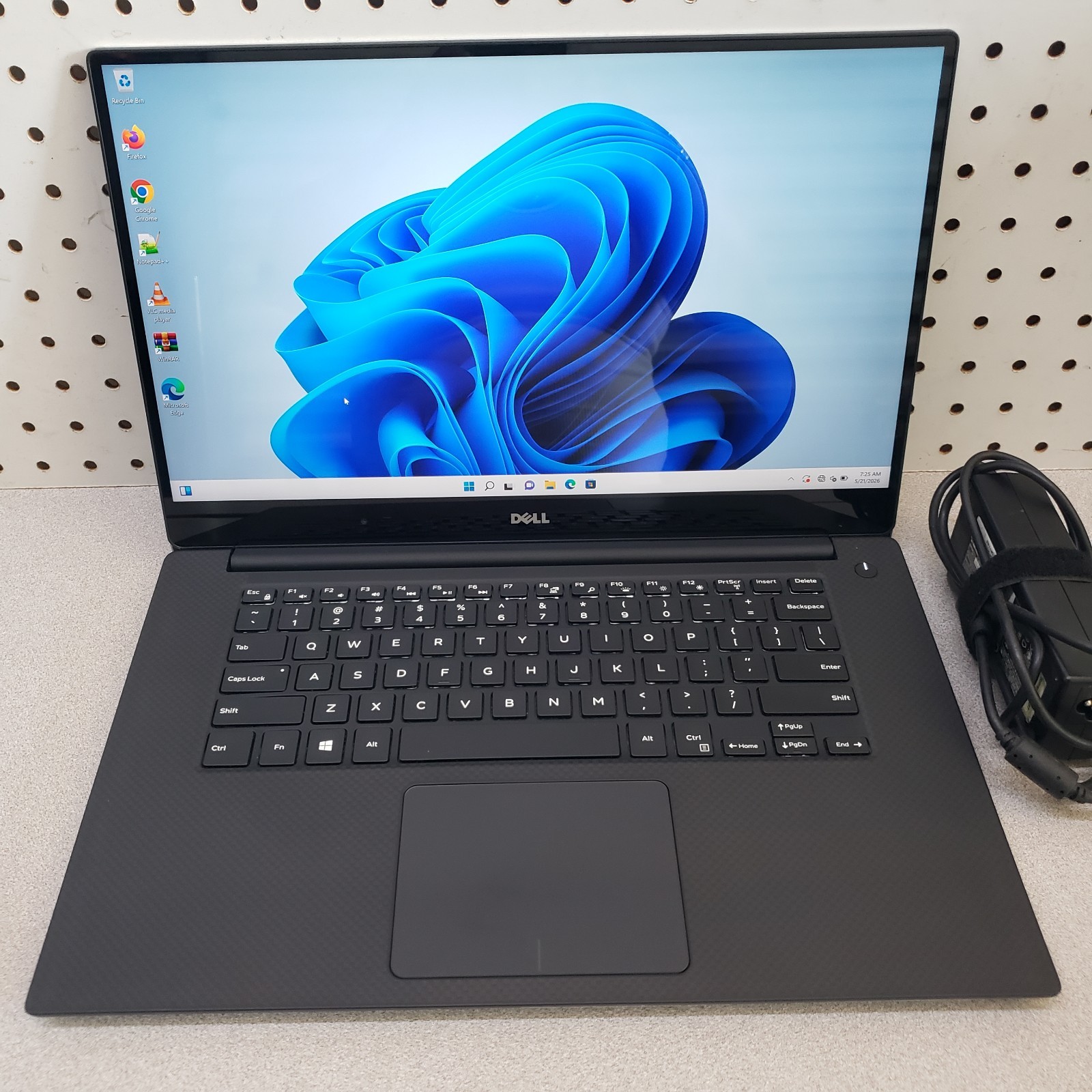 Dell Precision 5520 Touch . i5-7440HQ -16GB-512GB NVMe, WIN 11Pro, 2.80Ghz