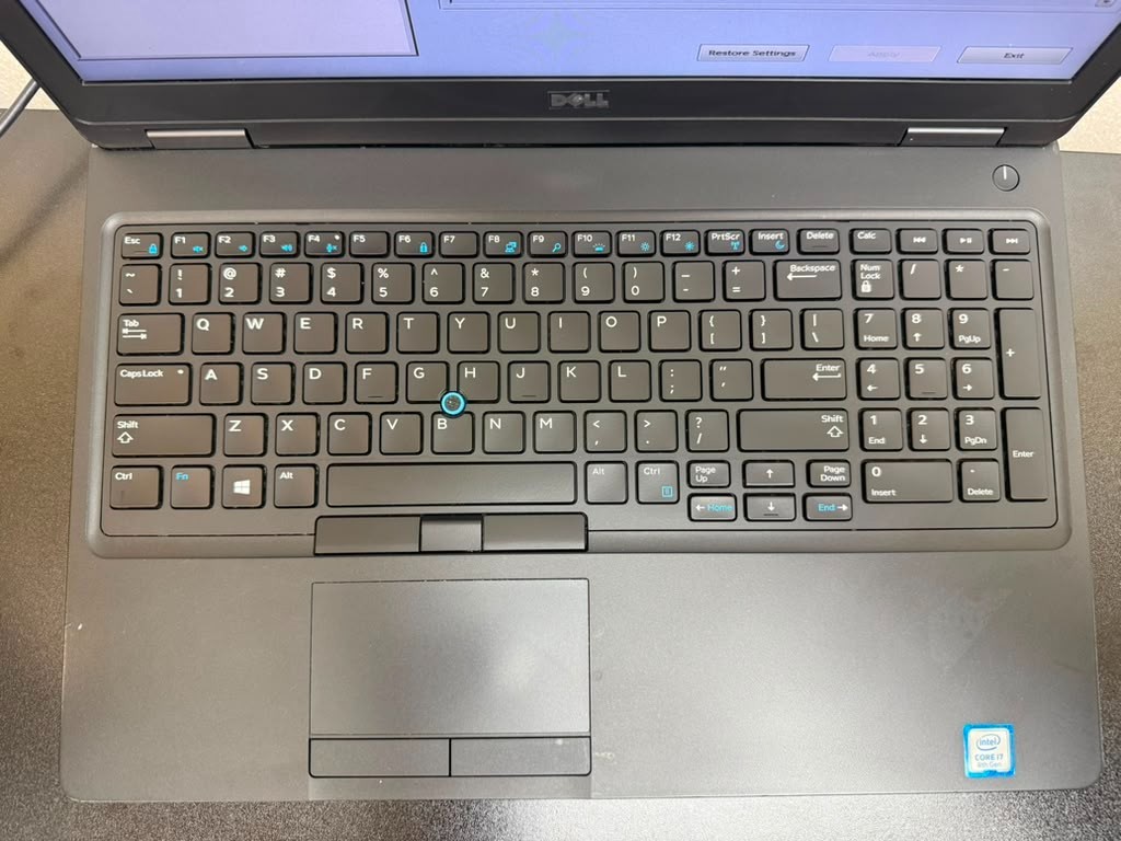 Dell Latitude 5590 15.6″ i7-8650U 4GB RAM 0 SSD MISSING BATTERY LCD Spot Used