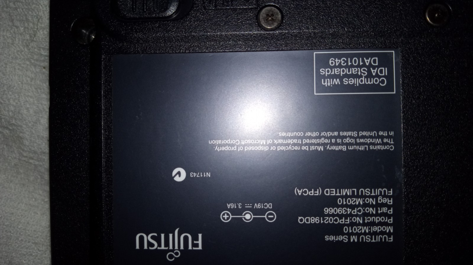 Fujitsu M2010 Series Purple Windows 7 Starter Netbook Laptop Computer