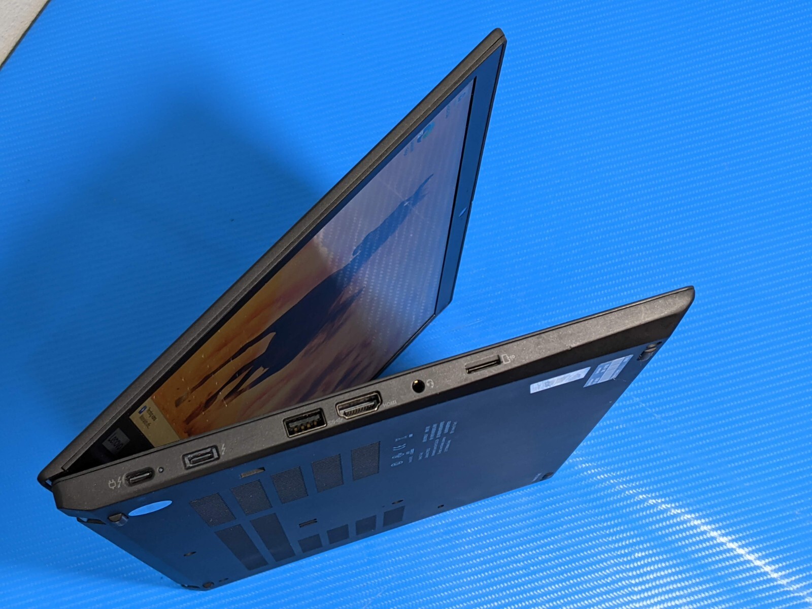 Lenovo ThinkPad T14 Gen 2i 14″FHD vPro i7-1185G7 3GHz 16GB 256GB 96t +Charger