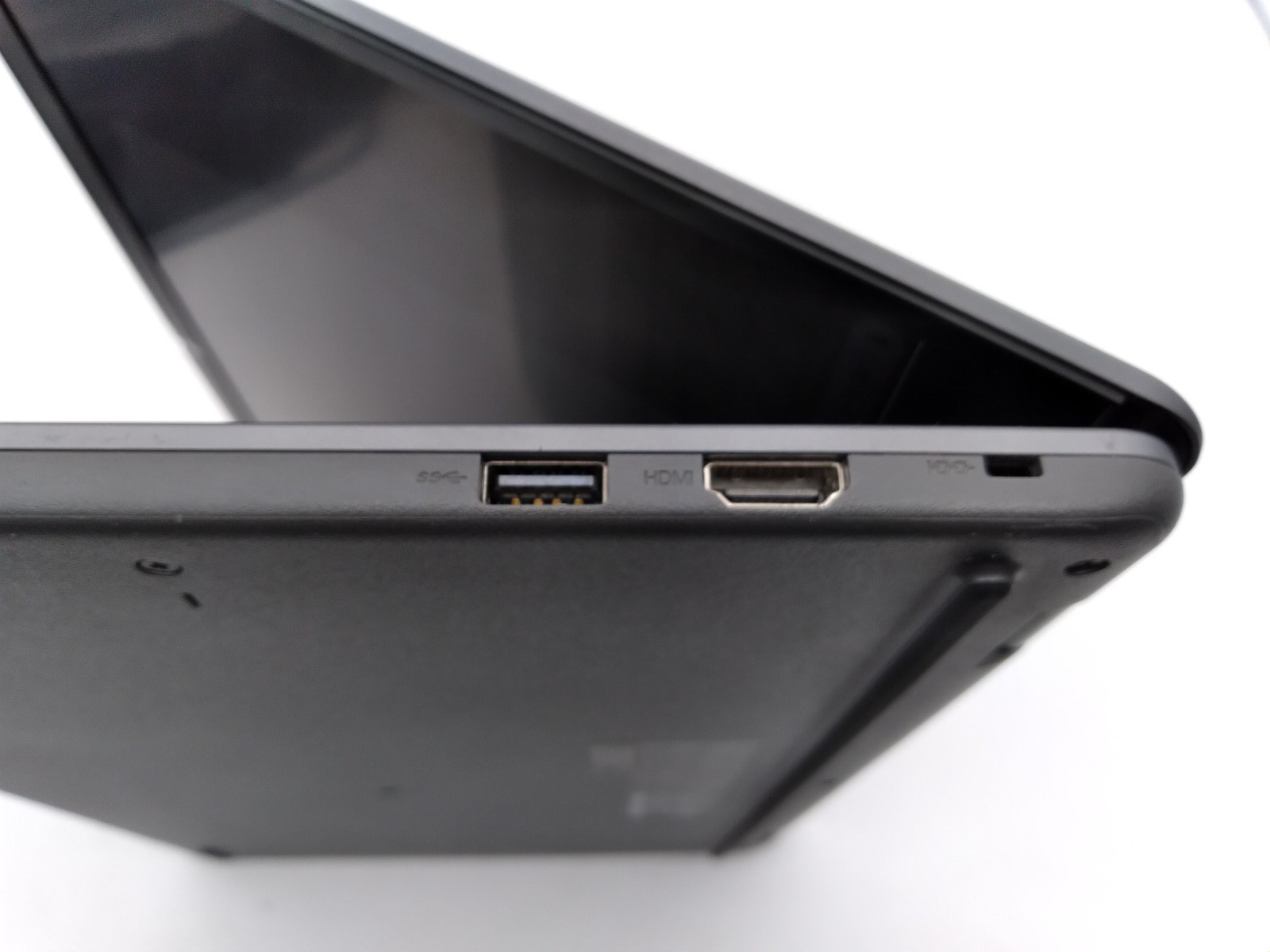 Lenovo 14e Chromebook Gen 2 14″ Touchscreen AMD 3015Ce, 4GB RAM, 32Gb EMMC