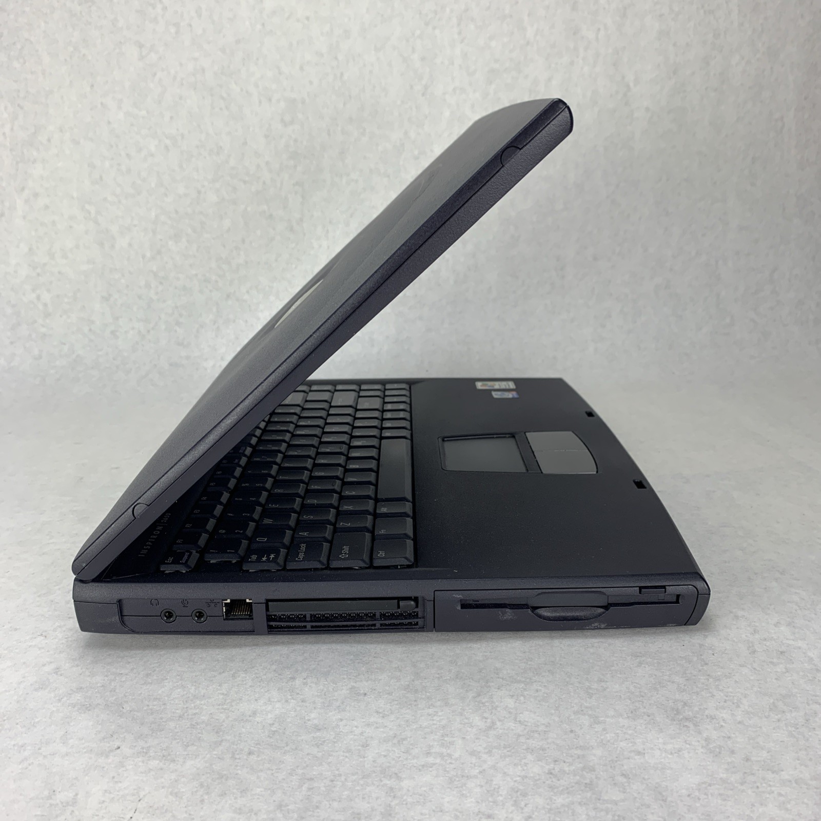 Dell Inspiron 2650 Intel Pentium 4 256MB RAM 14″ No Battery No HDD No OS