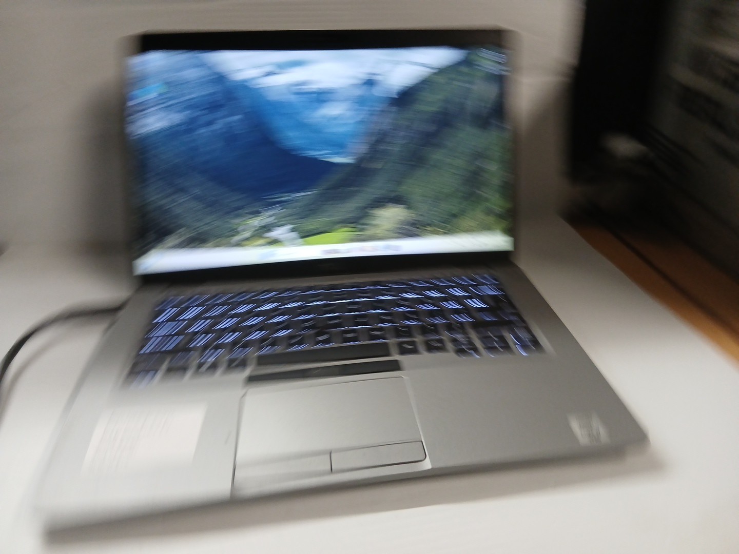 Dell Latitude 5411 i7-10850H 8GB NVMe 256GB FHD non-touch TB3 FP+SC IR Cam vPro