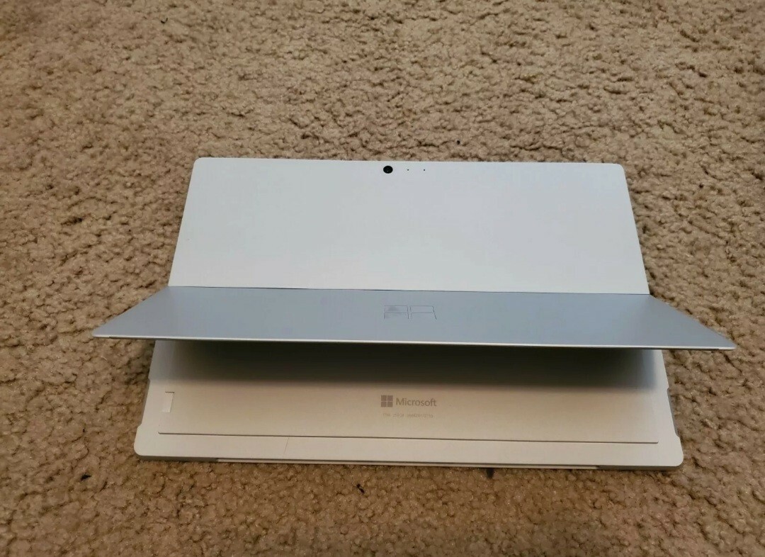 Microsoft Surface Pro (256 GB, Intel core i7 7th Gen., 2.50 GHz, 8 GB) Laptop -…
