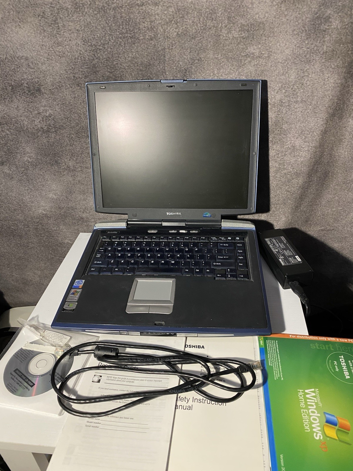 Toshiba Satellite 2455-S305 Retro Laptop Bundle POWERS ON – No HDD Manuals CD
