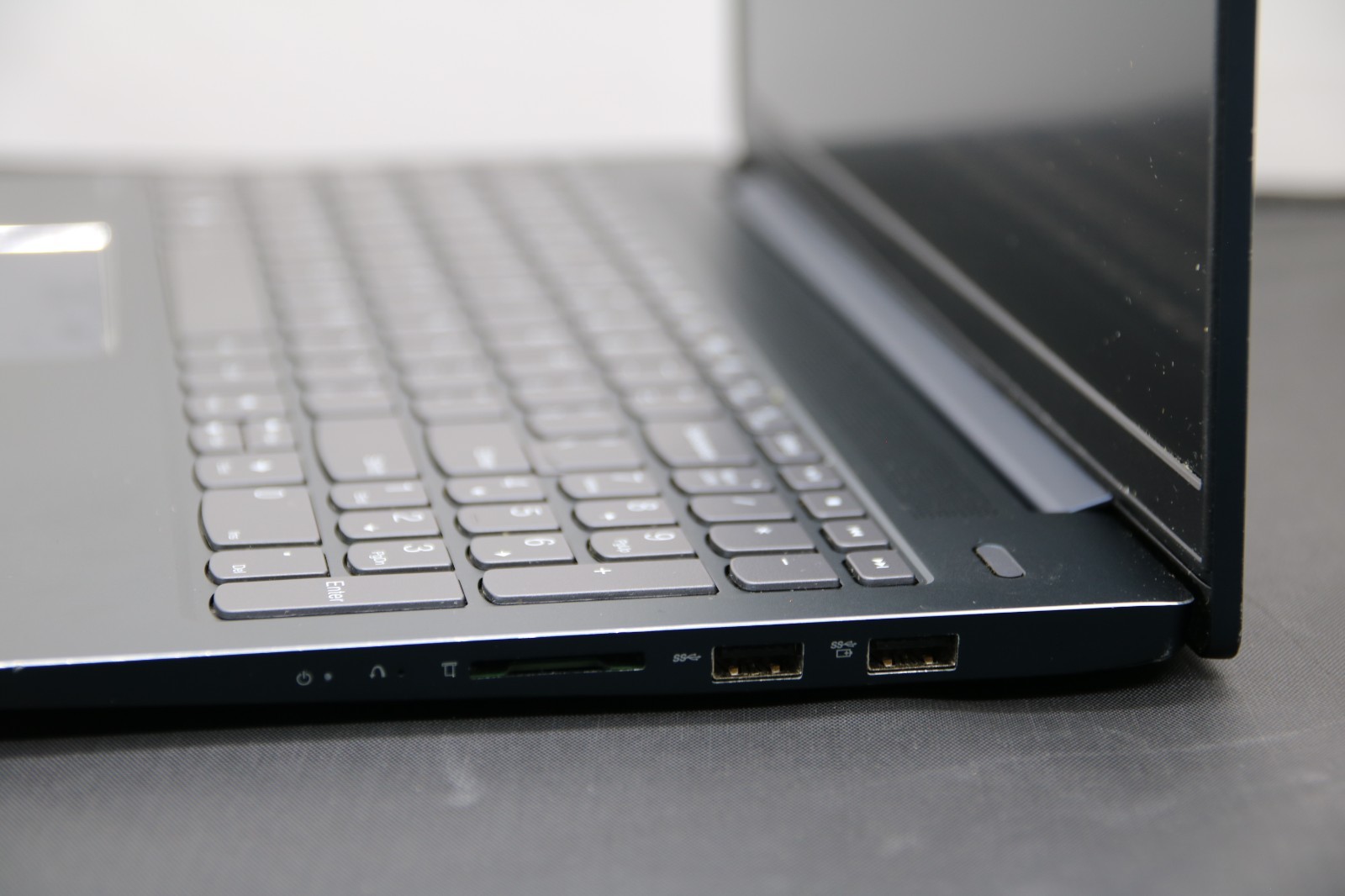 Lenovo IdeaPad 5 15ABA7 15.6″ – AMD Ryzen 5 5000 Series – No Power, For Parts