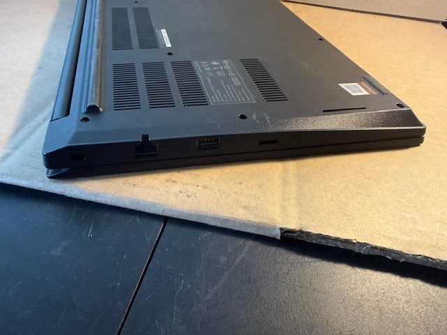 Lenovo ThinkPad E490 i5-8265U NO RAM NO O/S (No Charger Included)