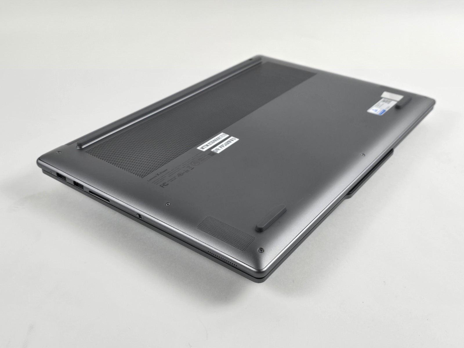 DEFECTIVE Lenovo Yoga Pro 9i 16 32K Core Ultra 9 185H 32GB 1TB SSD RTX 4 G3D