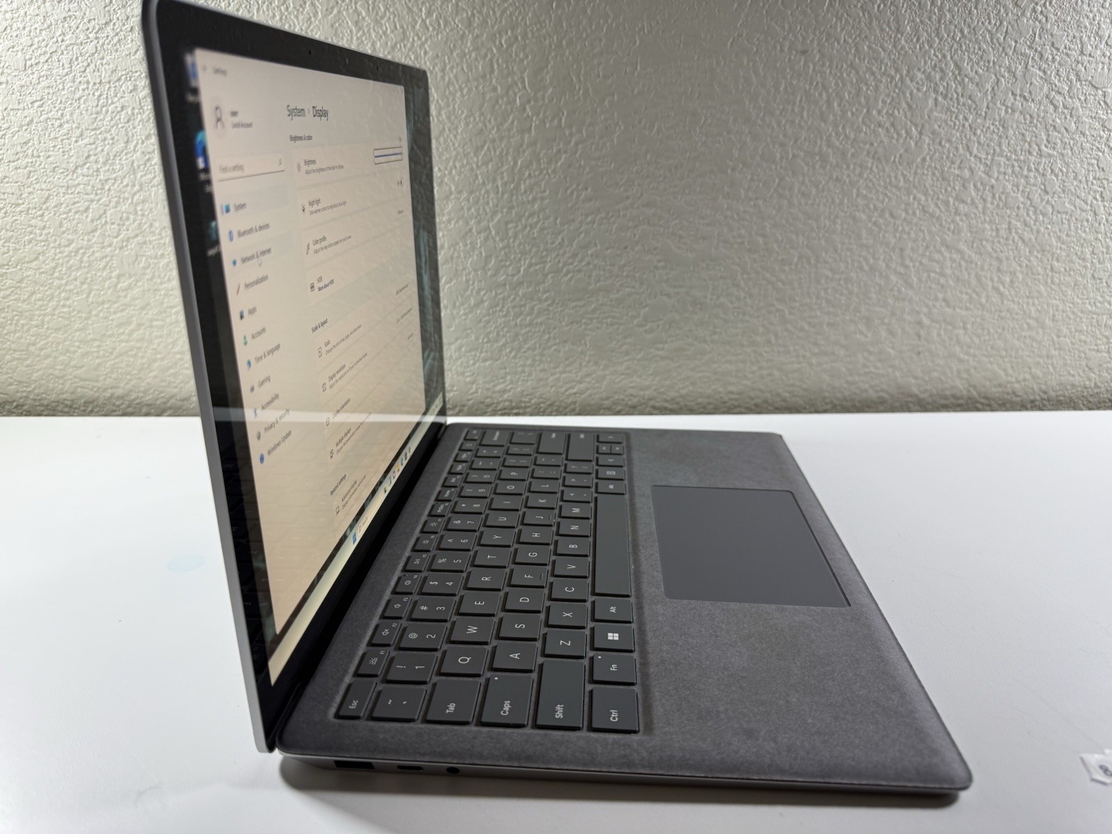 Microsoft Surface Laptop 5 13.5” 1950 Intel Core i7-1265U 16GB RAM 512GB NVME
